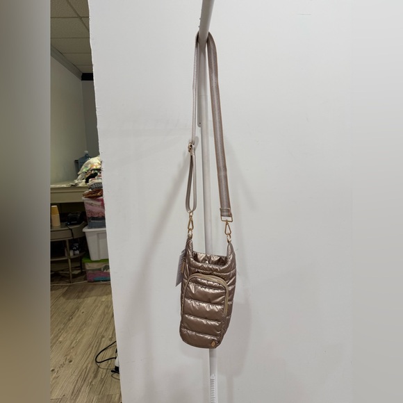 Silver Crossbody Bag with Quilted Design and Adjustable Strap - Picture 4 of 7